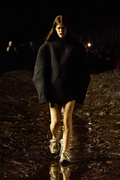 Look 3